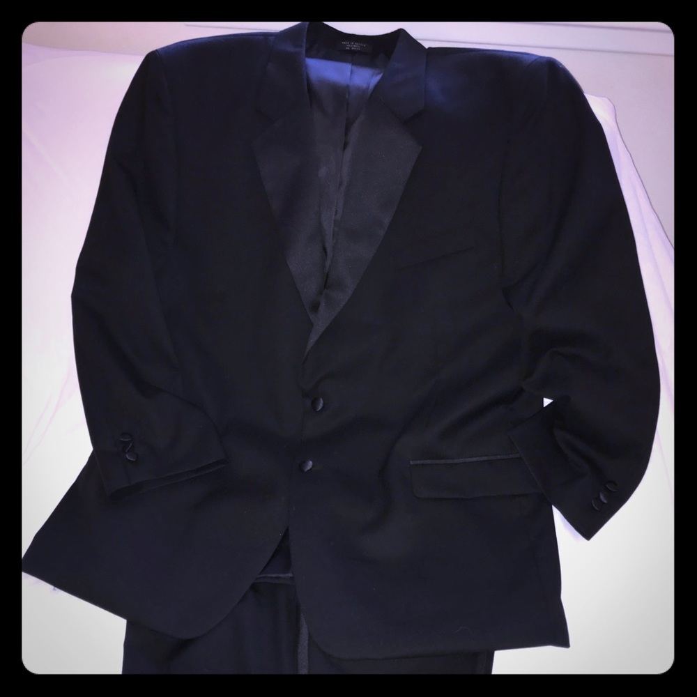 Men's Formal Black Tuxedo by Jones New York 44R